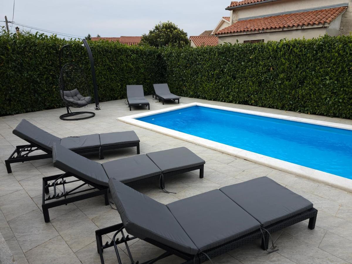 Vila Kristina Villa Nedescina ภายนอก รูปภาพ