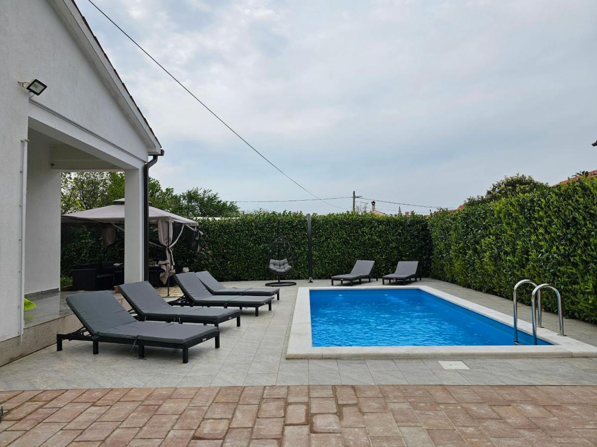 Vila Kristina Villa Nedescina ภายนอก รูปภาพ